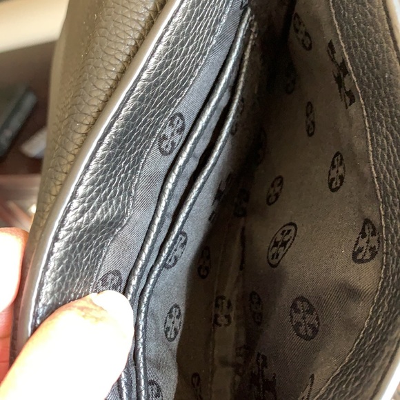 Tory Burch Thea clutch purse - Picture 8 of 8